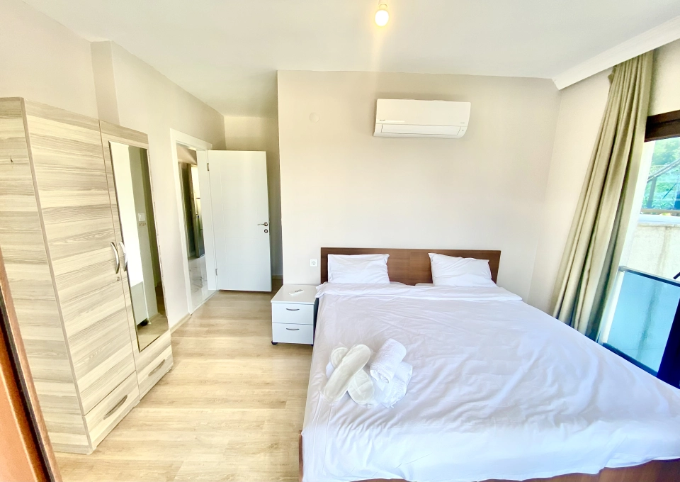 عقار بإطلالات خلابة على الطبيعة و بهندسة معمارية مذهلة