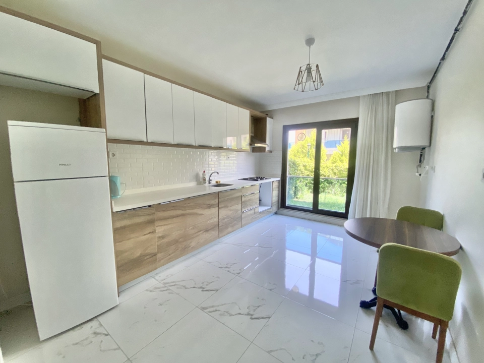 ملکی با چشم انداز دیدنی و معماری چشم نواز