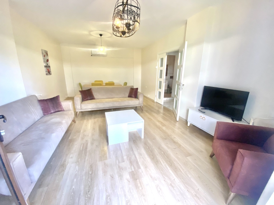 ملکی با چشم انداز دیدنی و معماری چشم نواز