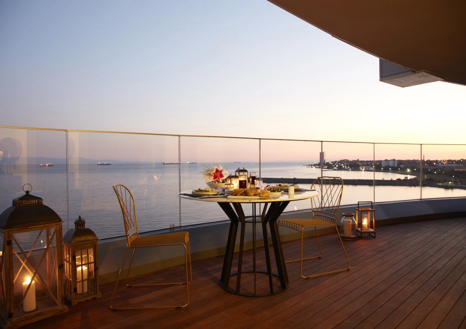Luxury apartment with direct view of the Marmara Sea in Bakirkoy