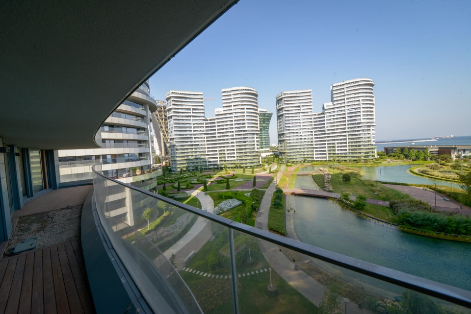 Luxury apartment with direct view of the Marmara Sea in Bakirkoy