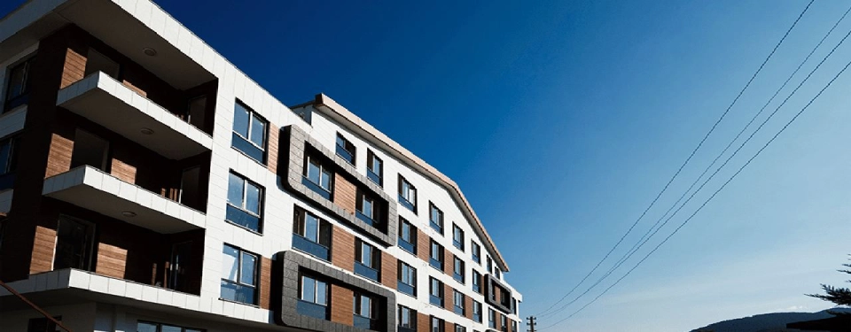 Property with combination of sea and forest views - Image 3