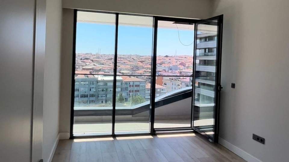 An apartment near Merter metrobus station with an affordable price - Image 5