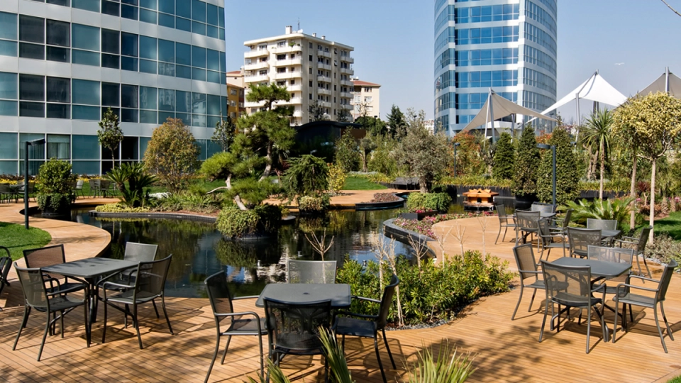 اقامتگاه مجلل با مناظر خیره کننده دریا و جزیره در قلب خیابان بغداد - تصویر 3