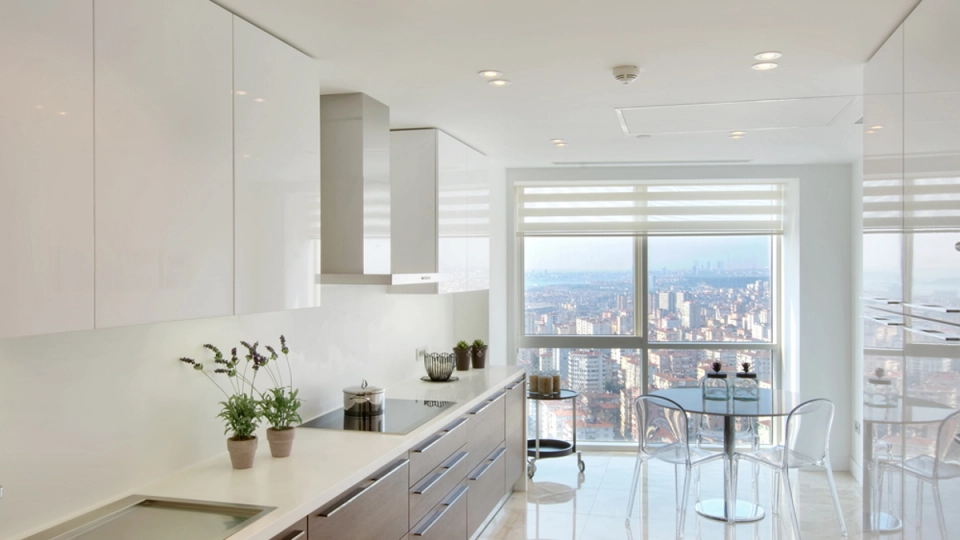 اقامتگاه مجلل با مناظر خیره کننده دریا و جزیره در قلب خیابان بغداد - تصویر 5